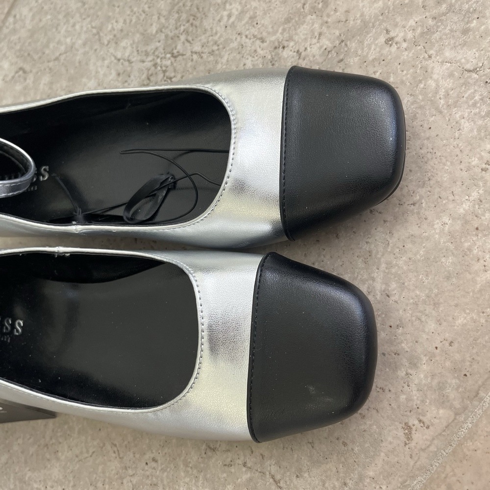 GBG Guess Womens 8 Silver Black NWT Metallic Cap Toe Ankle Strap - Picture 3 of 11